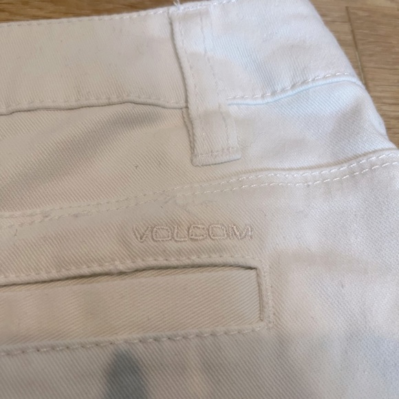 Volcom Shorts - Picture 4 of 4